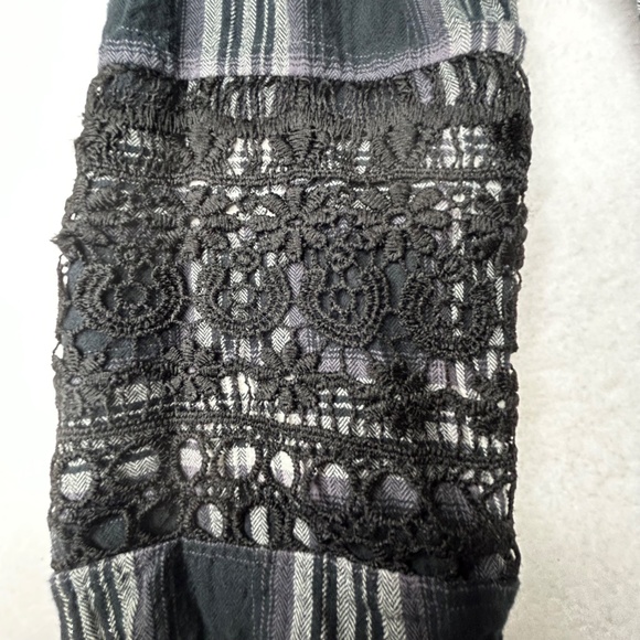 Democracy Women's Rare Medium Plaid Button Down Shirt Crochet Lace Embroidery - Picture 4 of 14